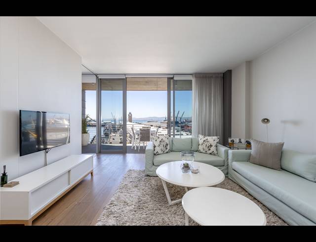 2 BEDROOM APARTMENT TO LET IN WATERFRONT